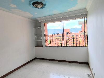 Apartamento de 3 alcobas en venta en Laureles, Medellín, 107 m² · foto 8 de 19