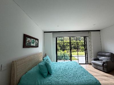 Casa de 4 alcobas en venta en Guayabito Sector La Lorena, Rionegro, 236 m² · foto 12 de 14