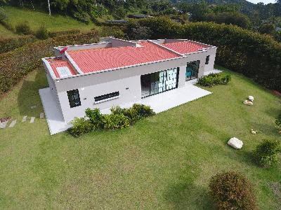 Casa de 4 alcobas en venta en Guayabito Sector La Lorena, Rionegro, 236 m² · foto 4 de 14