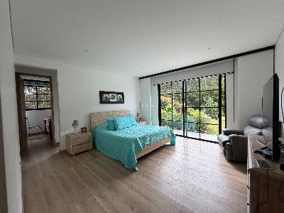 Casa de 4 alcobas en venta en Guayabito Sector La Lorena, Rionegro, 236 m² · foto 9 de 14