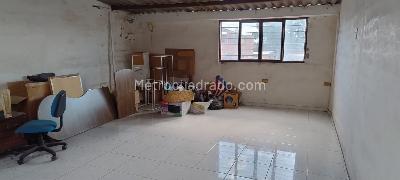 Casa de 3 alcobas en venta en Santa Rita, Cali, 205 m² · foto 2 de 15