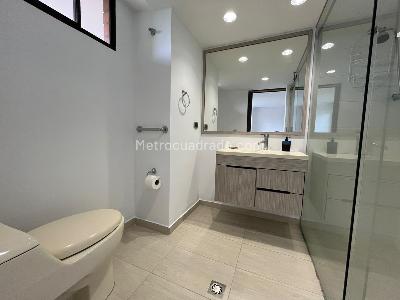 Apartamento de 4 alcobas en venta en El Poblado, Medellín, 136 m² · foto 11 de 12