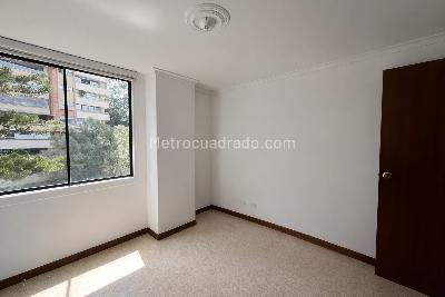 Apartamento de 4 alcobas en venta en El Poblado, Medellín, 136 m² · foto 7 de 12
