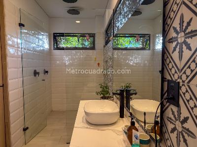 Casa de 5 alcobas en venta en Alto Del Escobero, Medellín, 350 m² · foto 9 de 20