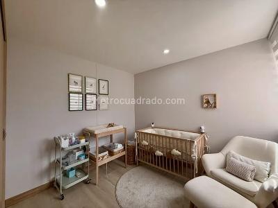 Apartamento de 2 alcobas en venta en El Poblado, Medellín, 125 m² · foto 5 de 9