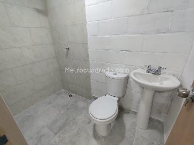 Casa de 4 alcobas en venta en San Gabriel, Bello, 65 m² · foto 11 de 16