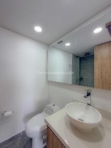 Apartamento de 2 alcobas en venta en El Poblado, Medellín, 115 m² · foto 19 de 20