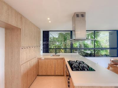 Apartamento de 2 alcobas en venta en El Poblado, Medellín, 115 m² · foto 2 de 20