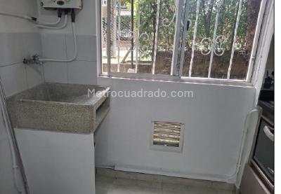 Apartamento de 3 alcobas en venta en Loma De Los Bernal, Medellín, 80 m² · foto 4 de 10
