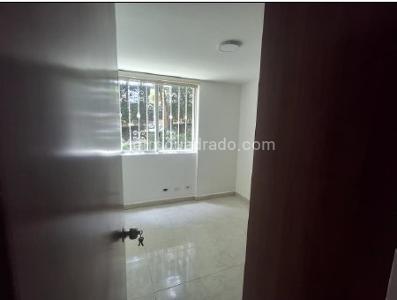 Apartamento de 3 alcobas en venta en Loma De Los Bernal, Medellín, 80 m² · foto 6 de 10