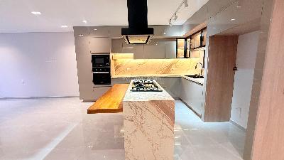 Casa de 3 alcobas en venta en Barro Blanco, Rionegro, 240 m² · foto 2 de 20
