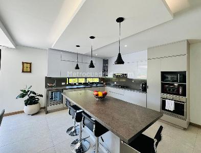 Casa de 3 alcobas en venta en Via A El Retiro, Rionegro, 230 m² · foto 2 de 13