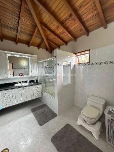 Casa de 3 alcobas en venta en El Tablazo, Rionegro, 381 m² · foto 11 de 20