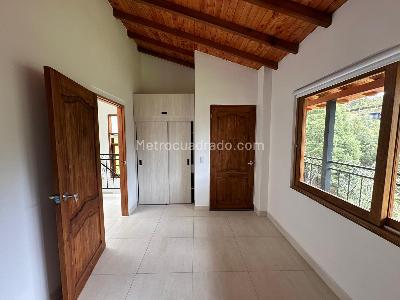 Casa de 3 alcobas en venta en El Tablazo, Rionegro, 381 m² · foto 8 de 20
