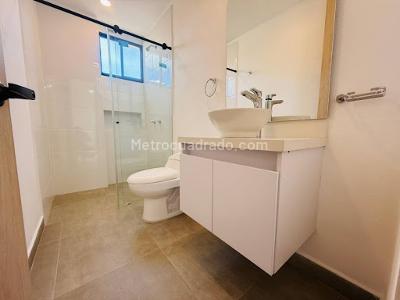 Casa de 4 alcobas en venta en Barro Blanco, Rionegro, 250 m² · foto 11 de 16