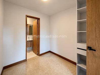 Apartamento de 4 alcobas en venta en La Tomatera, Medellín, 220 m² · foto 16 de 17