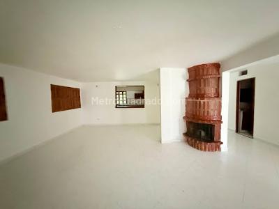Casa de 3 alcobas en venta en El Capiro, Rionegro, 200 m² · foto 6 de 13