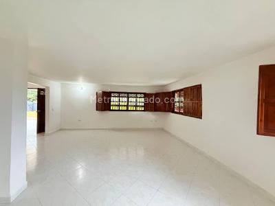 Casa de 3 alcobas en venta en El Capiro, Rionegro, 200 m² · foto 7 de 13