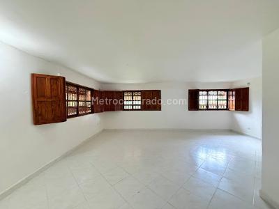 Casa de 3 alcobas en venta en El Capiro, Rionegro, 200 m² · foto 8 de 13