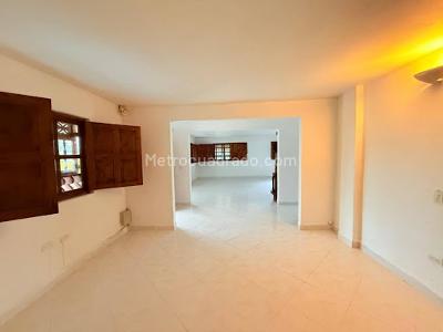 Casa de 3 alcobas en venta en El Capiro, Rionegro, 200 m² · foto 9 de 13