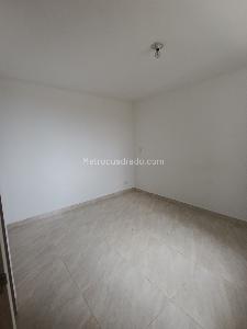 Apartamento de 3 alcobas en venta en Valadares, Bello, 55 m² · foto 3 de 14