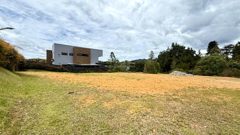 Lote en Venta, La Esperanza, Envigado - Más