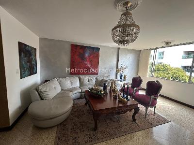 Apartamento de 4 alcobas en venta en Laureles, Medellín, 165 m² · foto 2 de 8