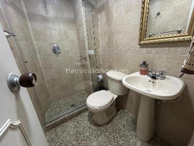 Apartamento de 4 alcobas en venta en Laureles, Medellín, 165 m² · foto 8 de 8
