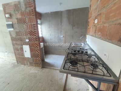 Apartamento de 2 alcobas en venta en La Primavera, Bello, 48 m² · foto 2 de 11