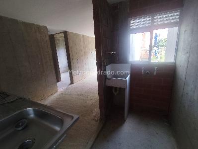 Apartamento de 2 alcobas en venta en La Primavera, Bello, 48 m² · foto 4 de 11