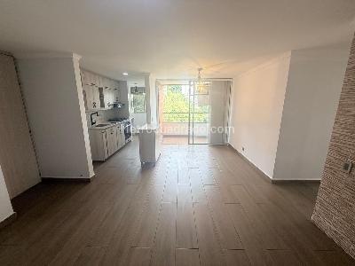 Apartamento en venta en Loma Del Indio, Medellín · foto 3 de 11