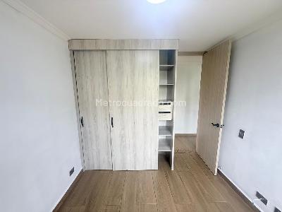 Apartamento en venta en Loma Del Indio, Medellín · foto 8 de 11