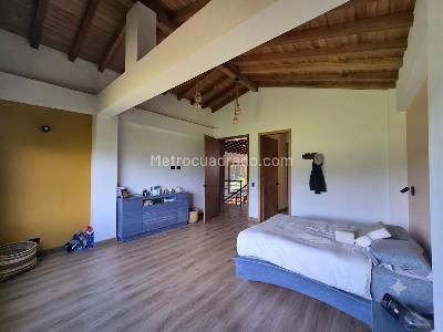 Casa de 3 alcobas en venta en Via Rionegro La Ceja, Rionegro, 300 m² · foto 13 de 20