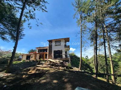 Casa de 3 alcobas en venta en Via Rionegro La Ceja, Rionegro, 300 m² · foto 2 de 20