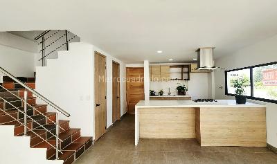 Casa de 4 alcobas en venta en Rionegro, Rionegro, 250 m² · foto 2 de 20