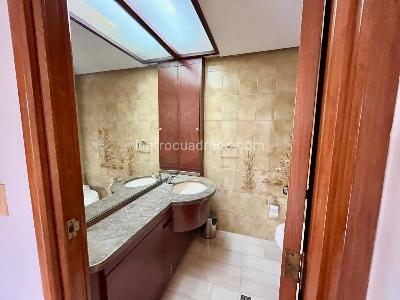 Apartamento de 5 alcobas en venta en El Poblado, Medellín, 270 m² · foto 5 de 12