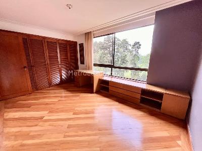 Apartamento de 5 alcobas en venta en El Poblado, Medellín, 270 m² · foto 11 de 12