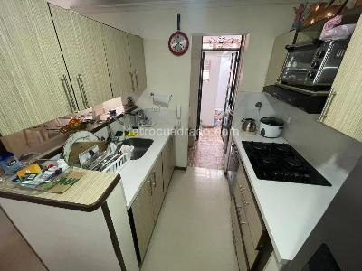 Apartamento de 3 alcobas en venta en Laureles, Medellín, 133 m² · foto 4 de 20