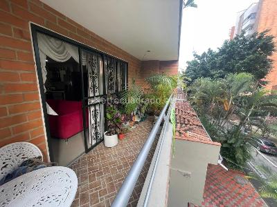 Apartamento de 3 alcobas en venta en Laureles, Medellín, 133 m² · foto 5 de 20