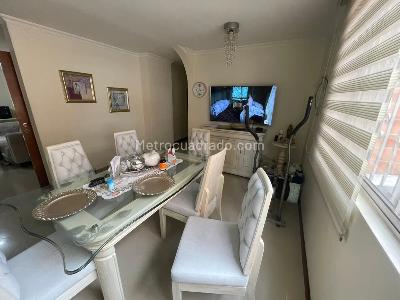 Apartamento de 3 alcobas en venta en Laureles, Medellín, 133 m² · foto 8 de 20