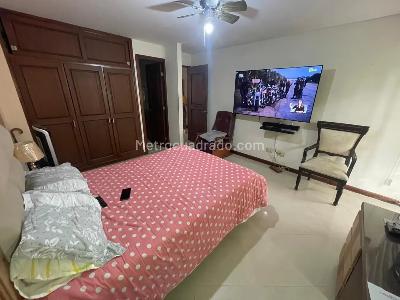 Apartamento de 3 alcobas en venta en Laureles, Medellín, 133 m² · foto 17 de 20
