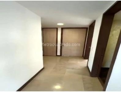 Apartamento de 3 alcobas en venta en Calasanz, Medellín, 102 m² · foto 3 de 9