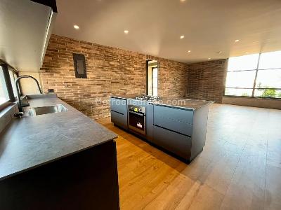 Apartamento en venta en El Poblado, Medellín · foto 2 de 15