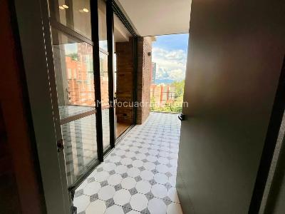 Apartamento en venta en El Poblado, Medellín · foto 4 de 15