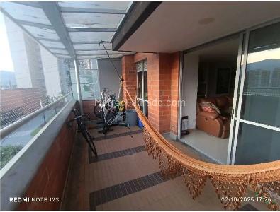 Apartamento en venta en Loma Del Indio, Medellín · foto 2 de 18