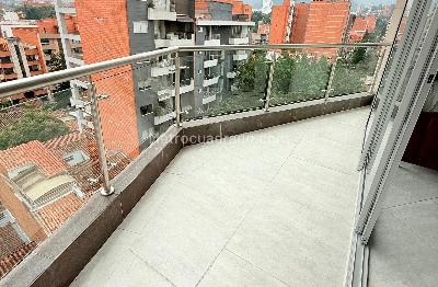 Apartamento de 4 alcobas en venta en Laureles, Medellín, 162 m² · foto 2 de 10