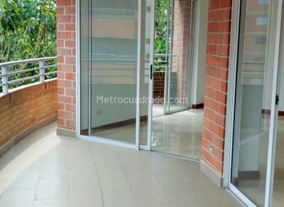 Apartamento en arriendo en Laureles, Medellín · foto 4 de 15