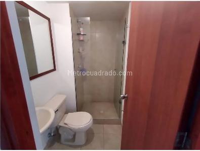 Apartamento de 3 alcobas en venta en Loma De Los Bernal, Medellín, 78 m² · foto 3 de 20