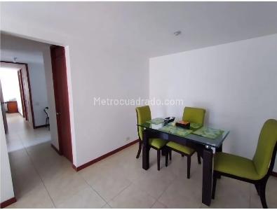 Apartamento de 3 alcobas en venta en Loma De Los Bernal, Medellín, 78 m² · foto 4 de 20