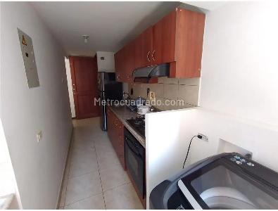 Apartamento de 3 alcobas en venta en Loma De Los Bernal, Medellín, 78 m² · foto 6 de 20